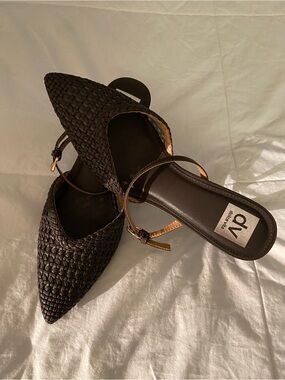 🤎DV by Dolce Vita Dark Brown Woven Pointed-Toe Slingback Flats🤎